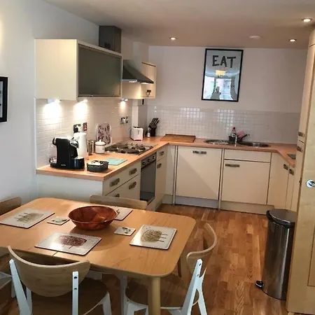Sunny Balcony Overlooking The River Apartmán Leeds (West Yorkshire)