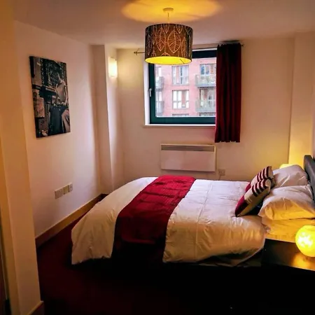 Apartmán Sunny Balcony Overlooking The River Leeds (West Yorkshire)